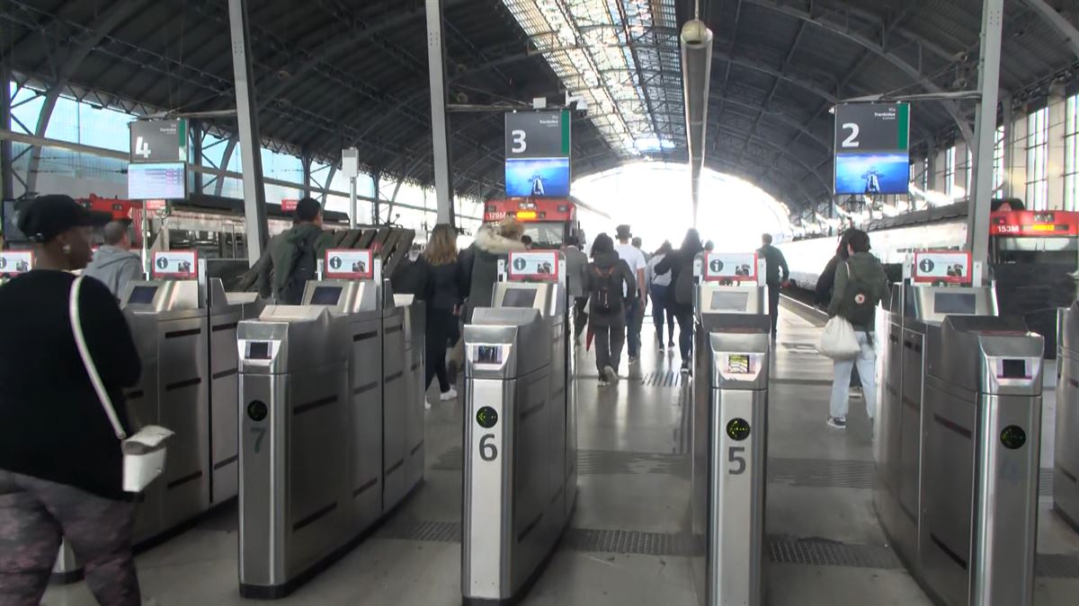 El transporte público recupera la normalidad tras el apagón masivo