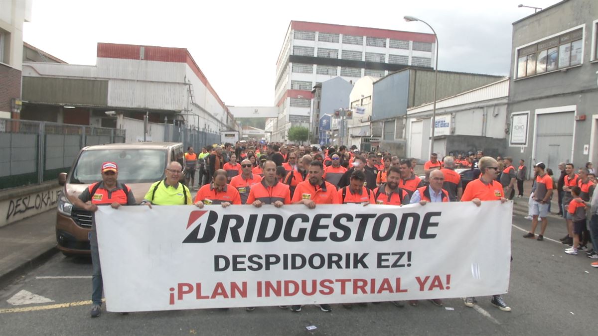 Marea laranja joan da Basauritik Bilbora, Bridgestoneren 335 kaleratzeen aurka
