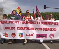 Kapitalismoaren aurrean eskubide sozialak defendatzea ezinbestekotzat jo dute Baionako manifestazioan