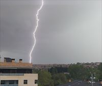 Rayos, truenos y fuertes chubascos para comenzar el fin de semana
