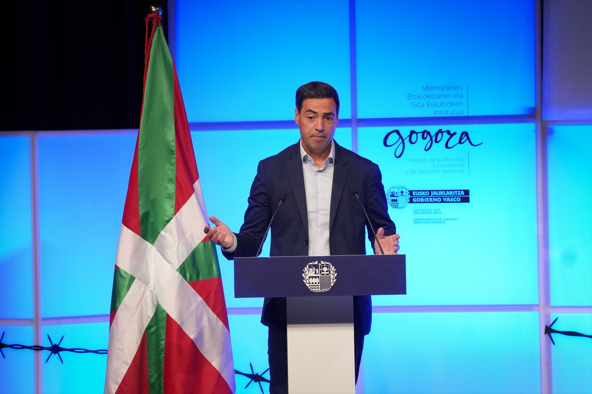 Lehendakariak omenaldia egin die kontzentrazio-esparruetara deportatutako euskal biktimei