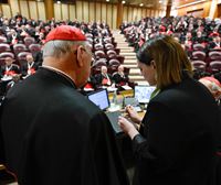 Frantzisko aita santuaren Arrantzalearen Eraztuna baliogabetu dute hil eta 16 egunera