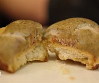 Pintxo de carne de vaca madurada con alioli en el bar Globo de Bilbao