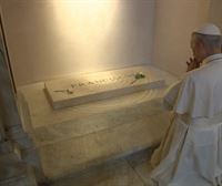León XIV visita Santa María la Mayor para rezar ante la tumba de Francisco