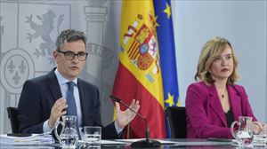 Felix Bolaños eta Pilar Alegria Ministroen Kontseiluaren ondorengo prentsaurrekoan. Irudia: EFE.