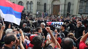 Miles de personas acompañan el féretro de Mujica por las calles de Montevideo hasta el Palacio Legislativo