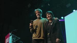 Gorka Urbizu, saria jasotzen. EITB