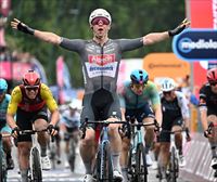 Groves gana la 6ª etapa del Giro que ha estado condicionada por una gran caída