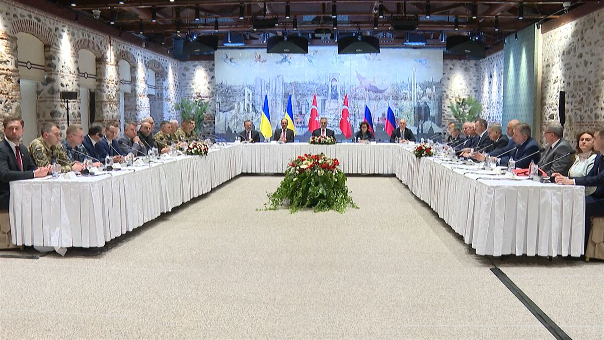 Rusia y Ucrania acuerdan presentar planes de alto el fuego