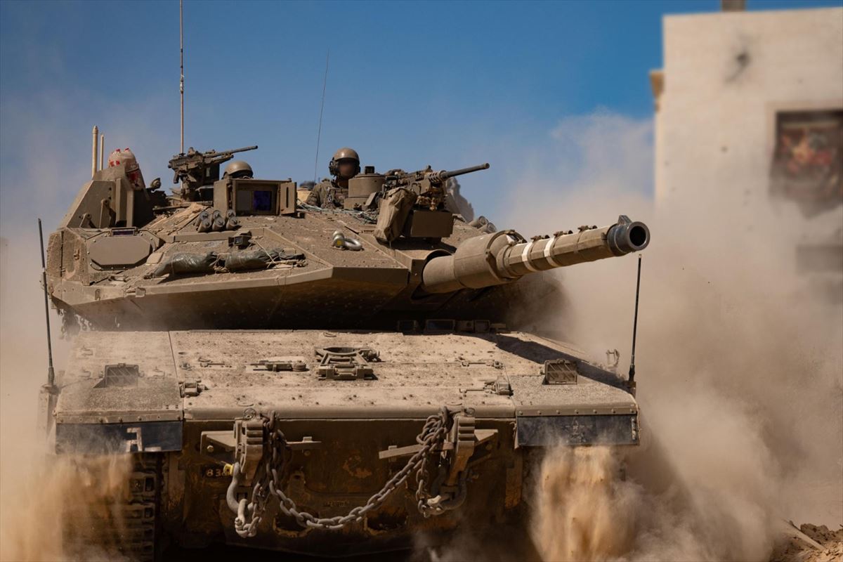 Un tanque israelí en Gaza. Foto: EFE