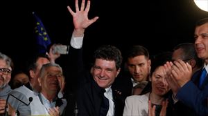 El candidato europeísta Nicusor Dan, tras conocer los resultados. Foto: EFE