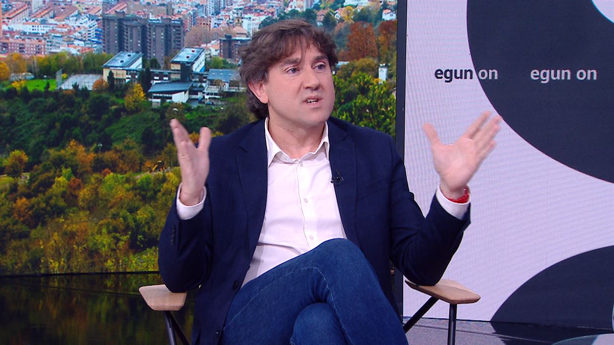 Andueza, "Egun on" saioan egin dioten elkarrizketaren une batean. 