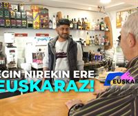 Ostalaritza zein merkataritzan lan egiten duten atzerriko euskaldunei buruzko aurreiritziak gainditzeko lanean