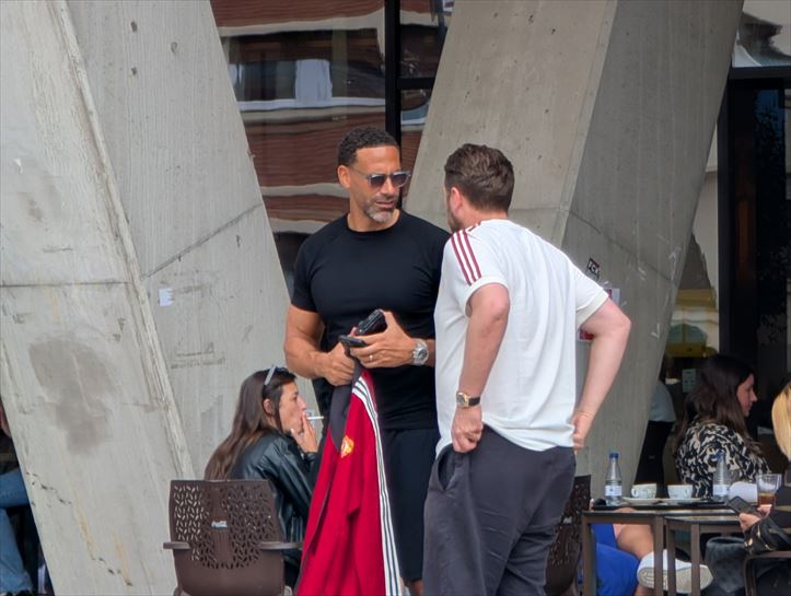 Rio Ferdinand, Mancheste Unitedeko ikonoa, ere Bilbon da. EITB MEDIA
