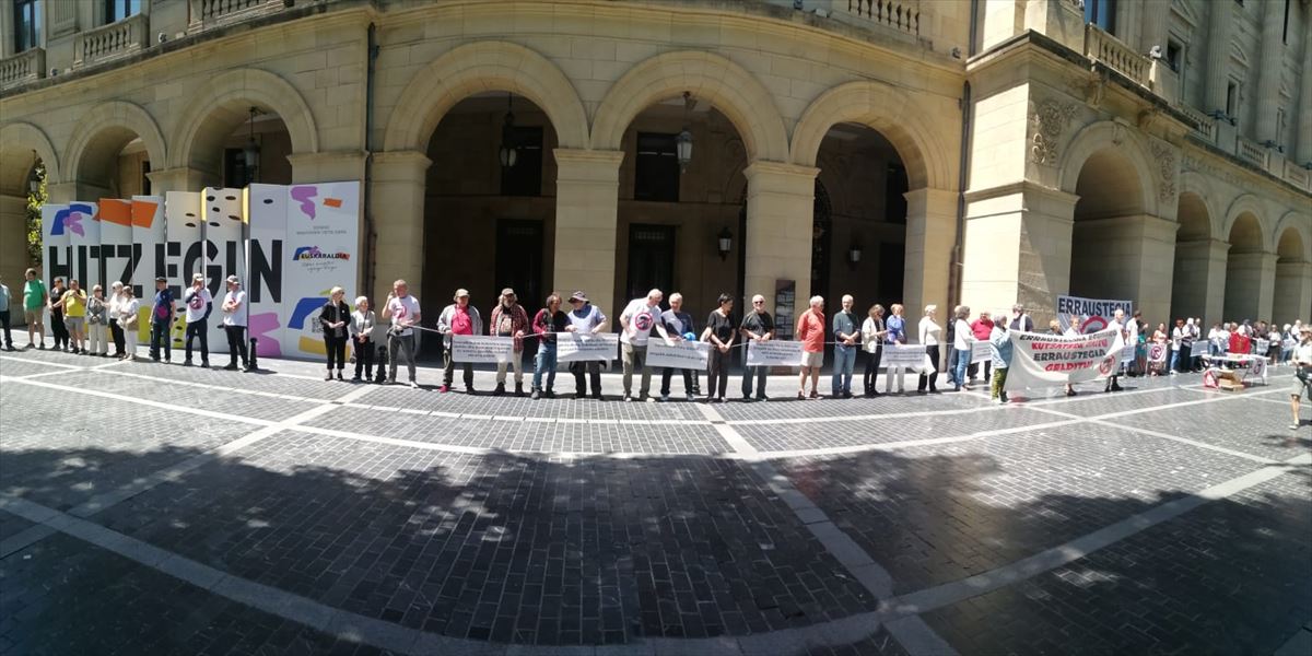 Erraustegiaren kontrako mobilizazioa, Donostian. @ErrausAurkMugi
