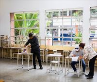 Comienzan las elecciones legislativas en Venezuela con una oposición dividida