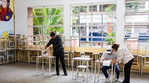 Comienzan las elecciones legislativas en Venezuela 