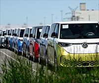 Volkswagenen lau zuzendari ohi zigortu dituzte diesel motorren isuri datuak manipulatzeagatik