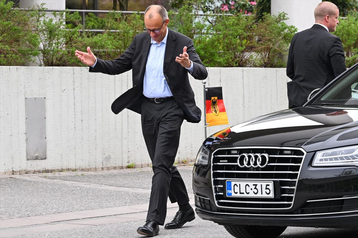 El canciller alemán, Friedrich Merz, este lunes en Finalndia. Foto: EFE