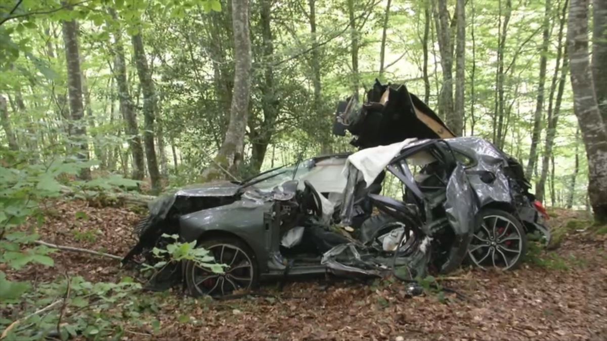 Así quedó el vehículo accidentado en el que murieron dos jóvenes en Burgos