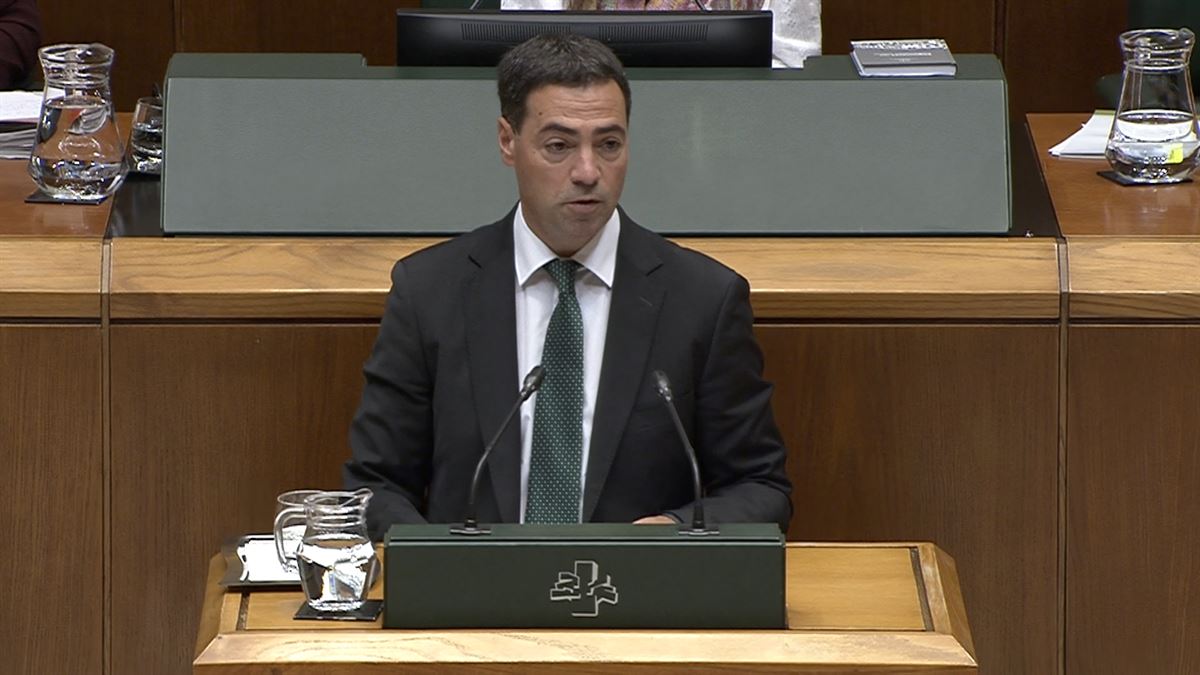 Imanol Pradales en el Parlamento Vasco. Foto: EITB