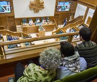 Israel Gazan egiten ari den genozidioa gaitzetsi dute Hego Euskal Herriko bi parlamentuek