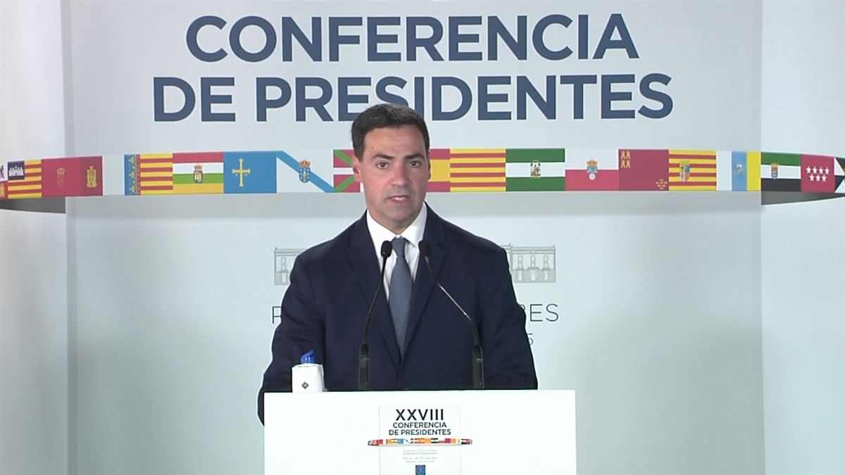 Imanol Pradales, en la rueda de prensa posterior a la Conferencia. 