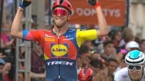 Jonathan Milanek irabazi du Issoireko esprinta, eta Dauphine Kriteriumeko lider jarri da