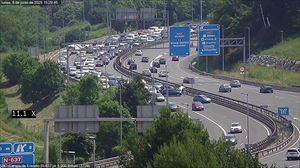 Vuelve la normalidad a las carreteras tras el accidente de Erandio, que ha provocado dos heridos y retenciones