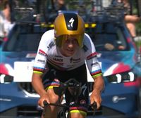Remco Evenepoel vuela en la contrarreloj del Critérium Dauphiné, y se enfunda el maillot amarillo