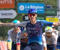 Jake Stewart es el más rápido en el esprint de Mâcon, en el Critérium Dauphiné, y Evenepoel sigue líder