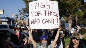 Un tribunal bloquea la orden de Trump de desplegar al Ejército de EE. UU. en Los Ángeles