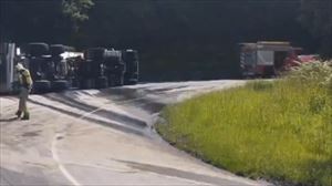 Reabierto un carril de la carretera del puerto de Barazar tras el accidente de un camión en Zeanuri