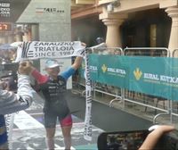 Guillem Montiel y Alanis Siffert ganan en su debut en el triatlón de Zarautz