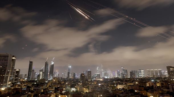 Ataque de Irán sobre Tel Aviv. Foto: Efe