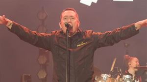 La lluvia no apaga el akelarre antifascista en Anoeta