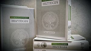 ''Euskaltzaindiaren Hiztegia''ren paperezko bigarren argitaraldia 2016koa da