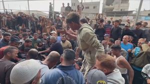 Personas heridas a su llegada al Hospital de Nasser