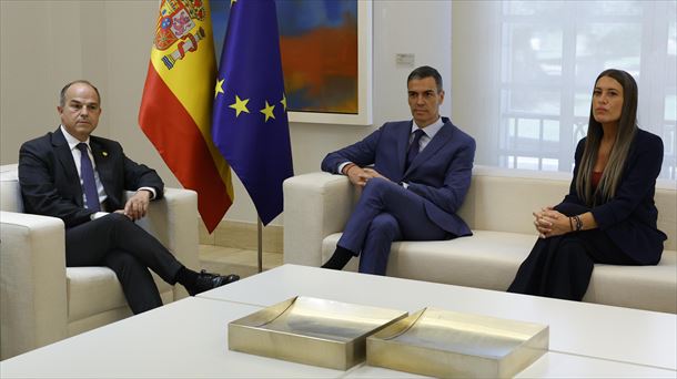 Reunión de Pedro Sánchez este martes con los representantes de Junts. Foto: EFE