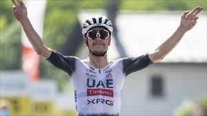 Almeida se impone en el Angliru ante Vingegaard, que retiene el maillot rojo