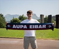 Eibarrek Aleix Garrido fitxatu du 2028ra arte