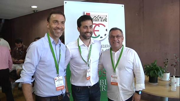 Iker Goñi, erdian, beste bi hautagaiekin. Argazkia EITB
