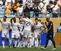 El Real Madrid logra la victoria contra el Pachuca (3-1) a pesar de jugar con uno menos desde el minuto 7