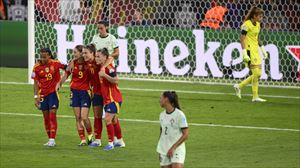 España comienza la Eurocopa barriendo a Portugal (5-0)