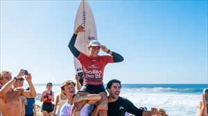 Nadia Erostarbe surflariak Hegoafrikako Ballito Pro txapelketa irabazi du