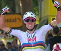 Tadej Pogacar gana en Rouen, en un final de etapa espectacular, y Van der Poel mantiene el maillot amarillo