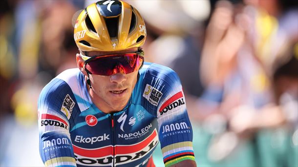 Evenepoel no podrá lograr en este 2025 su cuarto triunfo en la Clásica. Foto: EFE.
