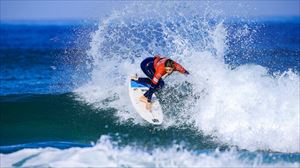 Janire Gonzalez-Etxabarri surflaria, txapeldunorde Qualifying Serieetako Lacanau Pro txapelketan