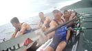 A un remero de Urdaibai se le ha roto el remo en plena regata