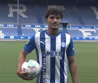 Youssef Enríquez, presentado como nuevo jugador del Alavés